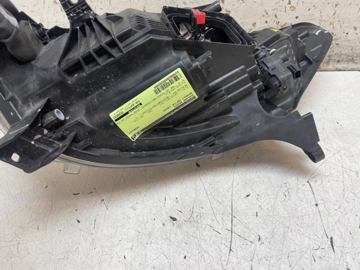 Koplamp rechts van een Renault Captur (2R)  2019