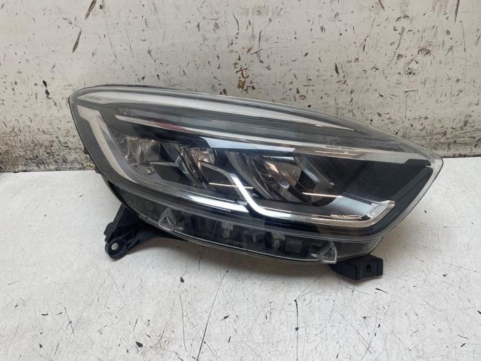 Koplamp rechts van een Renault Captur (2R)  2019