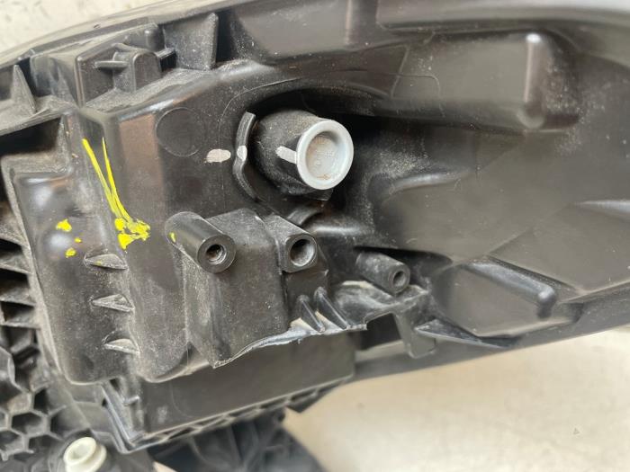 Koplamp rechts van een Renault Captur (2R)  2019