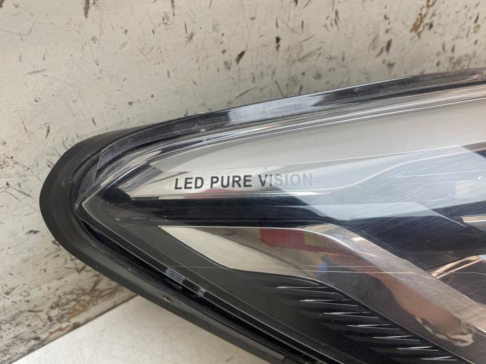 Koplamp rechts van een Renault Captur (2R)  2019