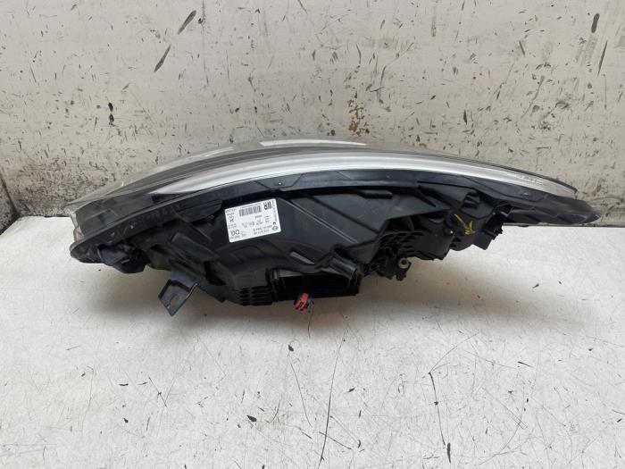 Koplamp rechts van een Renault Captur (2R)  2019