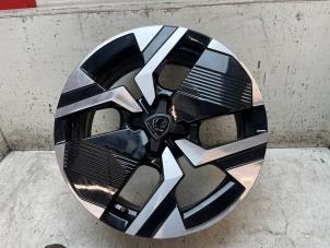 Gebruikte Velg Peugeot 2008 (UD/UK/UR/US/UX) 1.2 VTi 12V PureTech 130 Prijs € 150,00 Margeregeling aangeboden door Autodemontage van de Laar