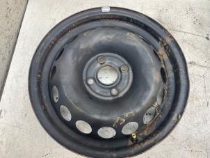 Używane Obrecz Toyota Aygo (B40) 1.0 12V VVT-i Cena € 25,00 Procedura marży oferowane przez Autodemontage van de Laar