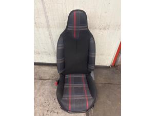 Gebruikte Stoel links Peugeot 108 1.0 12V Prijs op aanvraag aangeboden door Autodemontage van de Laar