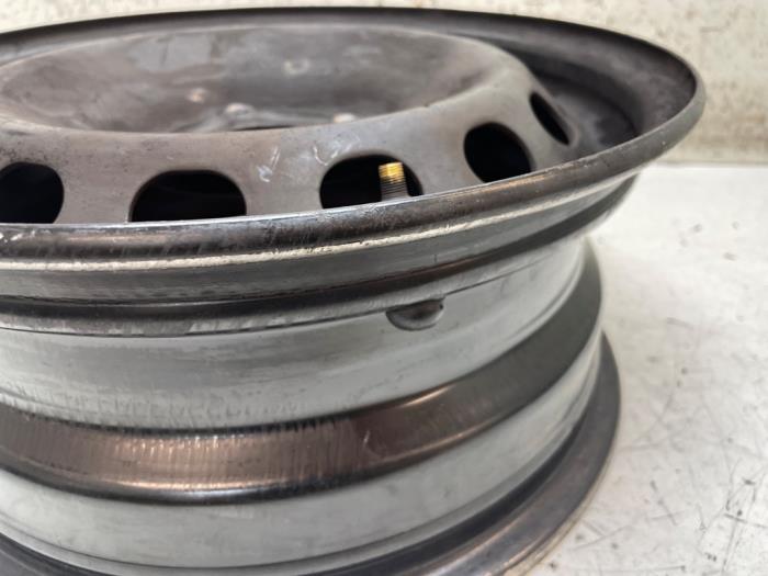 Hjul från en Dacia Dokker Express (8S) 1.5 Blue dCi 95 2019