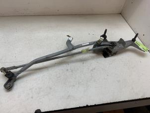 Begagnade Torkarmotor + mekanism Mercedes C (W205) C-180 1.6 16V Pris på förfrågan erbjuds av Autodemontage van de Laar