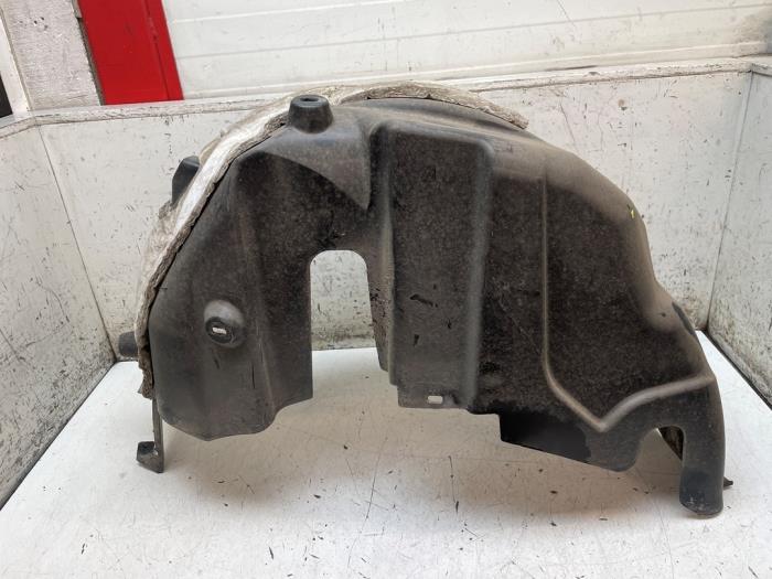 Isolering, hjulhus från en Opel Crossland (X) 1.2 12V 2018