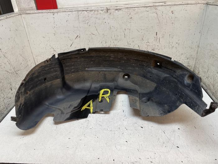 Isolering, hjulhus från en Opel Crossland (X) 1.2 12V 2018