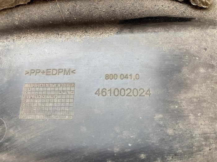 Isolering, hjulhus från en Opel Crossland (X) 1.2 12V 2018