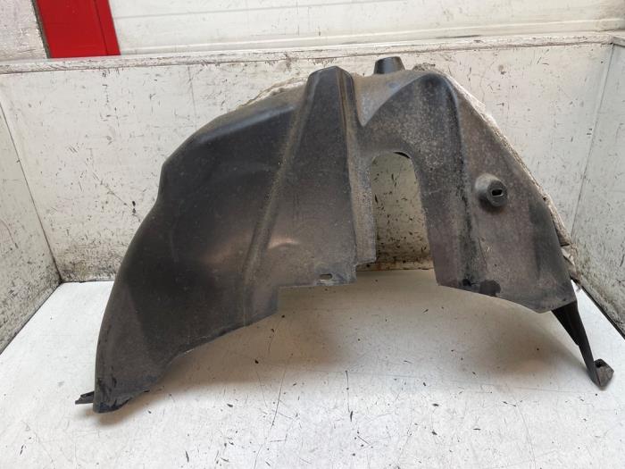 Isolering, hjulhus från en Opel Crossland (X) 1.2 12V 2018