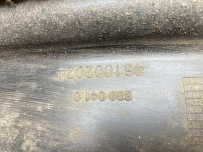 Isolering, hjulhus från en Opel Crossland (X) 1.2 12V 2018