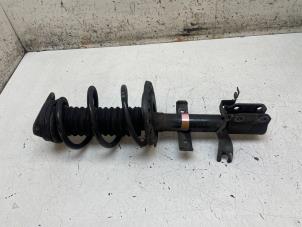 Begagnade Stötdämparstång, vänster fram Renault Zoé (AG) R110 Pris € 75,00 Marginaltabell erbjuds av Autodemontage van de Laar