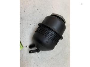 Gebruikte Servo Oliereservoir Audi Q5 (8RB) 2.0 TFSI 16V Quattro Prijs op aanvraag aangeboden door Autodemontage van de Laar