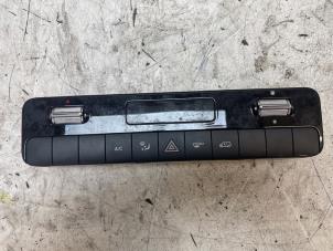 Begagnade Värmekontrollpanel Mercedes Sprinter 5t (907.6) 515 CDI 2.0 D RWD Pris € 75,00 Marginaltabell erbjuds av Autodemontage van de Laar