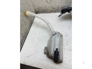 Begagnade Spolartank, vindruta Mercedes Citan (415.6) 1.5 111 CDI Pris € 25,00 Marginaltabell erbjuds av Autodemontage van de Laar