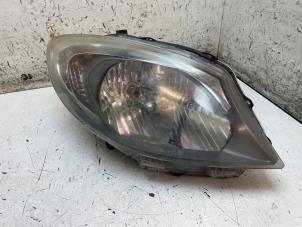 Używane Reflektor prawy Mercedes Citan (415.6) 1.5 111 CDI Cena € 200,00 Procedura marży oferowane przez Autodemontage van de Laar