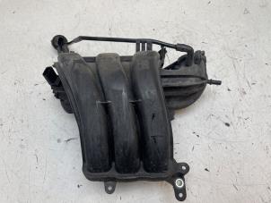 Gebruikte Inlaatspruitstuk Volkswagen Up! (121) 1.0 12V 60 Prijs € 125,00 Margeregeling aangeboden door Autodemontage van de Laar