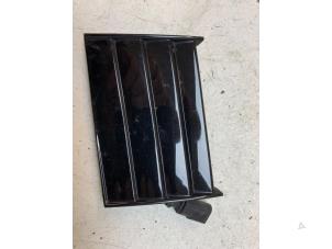 Gebruikte Grille Audi E-tron Sportback (GEA) 50 Prijs € 35,00 Margeregeling aangeboden door Autodemontage van de Laar