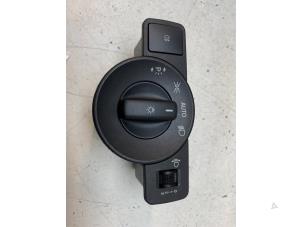 Begagnade Ljusbrytare Mercedes B (W246) 2.2 B-220 CDI BlueEFFICIENCY,d 16V Pris € 25,00 Marginaltabell erbjuds av Autodemontage van de Laar