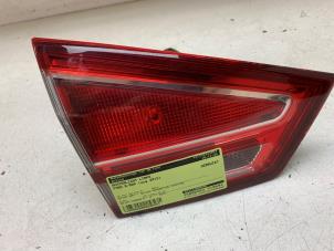 Używane Tylne swiatlo pozycyjne lewe Ford B-Max (JK8) 1.0 EcoBoost 12V 100 Cena € 50,00 Procedura marży oferowane przez Autodemontage van de Laar