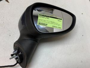 Używane Lusterko zewnetrzne prawe Ford B-Max (JK8) 1.0 EcoBoost 12V 100 Cena € 75,00 Procedura marży oferowane przez Autodemontage van de Laar