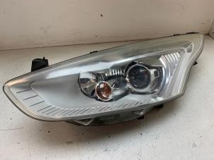Używane Reflektor lewy Ford B-Max (JK8) 1.0 EcoBoost 12V 100 Cena € 350,00 Procedura marży oferowane przez Autodemontage van de Laar