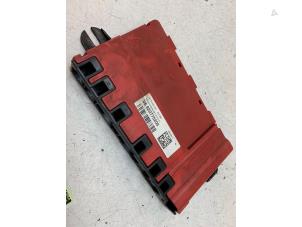 Używane Skrzynka bezpieczników BMW 4 serie Gran Coupe (F36) 418i 1.5 TwinPower Turbo 12V Cena € 45,00 Procedura marży oferowane przez Autodemontage van de Laar