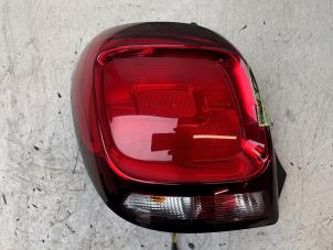 Begagnade Baklykta, vänster Citroen C1 1.0 12V VVT-i Pris € 75,00 Marginaltabell erbjuds av Autodemontage van de Laar