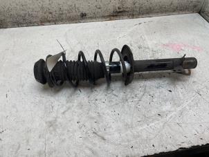 Używane Amortyzator prawy przód Citroen C1 1.0 12V VVT-i Cena € 50,00 Procedura marży oferowane przez Autodemontage van de Laar