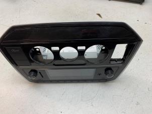 Begagnade Radio Volkswagen Up! (121) 1.0 MPI 12V Pris € 150,00 Marginaltabell erbjuds av Autodemontage van de Laar