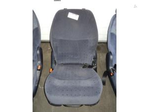 Gebruikte Stoel achter Volkswagen Sharan (7M8/M9/M6) 1.8 Turbo 20V Prijs € 100,00 Margeregeling aangeboden door Autodemontage van de Laar