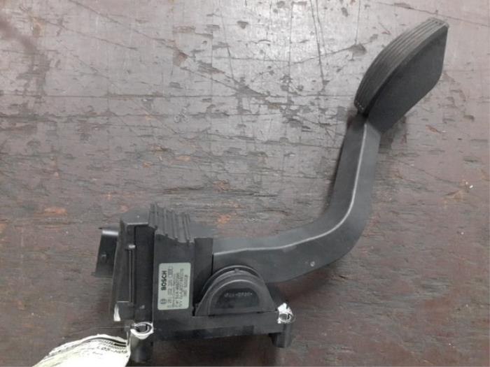Gaspedal från en Fiat Punto II (188) 1.4 16V 2003