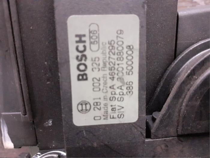 Gaspedal från en Fiat Punto II (188) 1.4 16V 2003