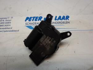 Gebruikte Kachelklep Motor Renault Master III (JV) 2.3 dCi 16V 150 Prijs € 40,00 Margeregeling aangeboden door Autodemontage van de Laar