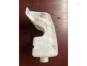 Begagnade Spolartank, vindruta Citroen Berlingo 1.9 D Pris € 25,00 Marginaltabell erbjuds av Autodemontage van de Laar