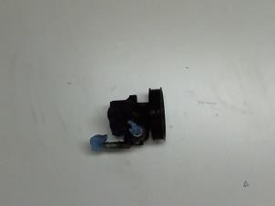 Gebruikte Servo Pomp Poelie Audi A3 (8L1) 1.8 T 20V Prijs € 70,00 Margeregeling aangeboden door Autodemontage van de Laar