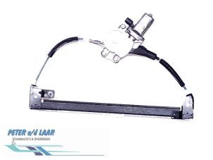 Begagnade Fönstermekanism, 4-dörrars, vänster fram Alfa Romeo 147 (937) 1.6 HP Twin Spark 16V Pris € 35,00 Marginaltabell erbjuds av Autodemontage van de Laar