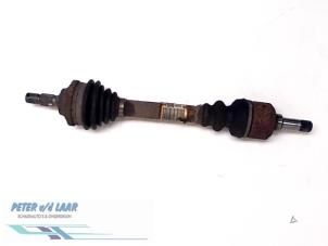 Begagnade Drivaxel, vänster fram Peugeot 206 (2A/C/H/J/S) 2.0 XS,XT HDi Pris € 50,00 Marginaltabell erbjuds av Autodemontage van de Laar