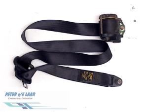 Begagnade Bakre säkerhetsbälte, vänster Fiat Ducato (230/231/232) 2.8 JTD Pris € 50,00 Marginaltabell erbjuds av Autodemontage van de Laar