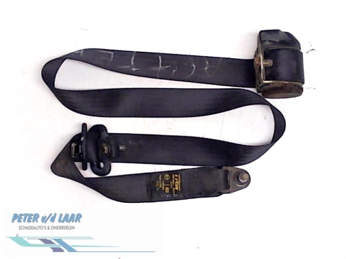 Bakre säkerhetsbälte, höger från en Fiat Ducato (230/231/232) 2.8 JTD 2002