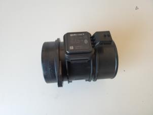 Gebruikte Luchtmassameter Renault Captur (2R) 1.5 Energy dCi 90 FAP Prijs € 100,00 Margeregeling aangeboden door Autodemontage van de Laar