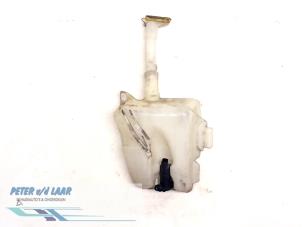 Begagnade Spolartank, vindruta Renault Laguna II Grandtour (KG) 1.9 dCi 90 Pris € 25,00 Marginaltabell erbjuds av Autodemontage van de Laar