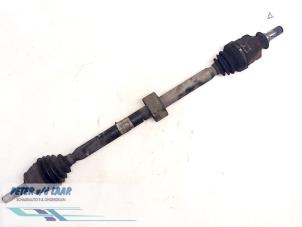 Gebruikte Aandrijfas rechts-voor Opel Corsa D 1.3 CDTi 16V ecoFLEX Prijs € 60,00 Margeregeling aangeboden door Autodemontage van de Laar