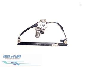 Begagnade Fönstermekanism, 2-dörrars, vänster fram Alfa Romeo 147 (937) 1.6 Twin Spark 16V Pris € 40,00 Marginaltabell erbjuds av Autodemontage van de Laar