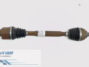 Używane Os napedowa lewy przód Renault Clio III (BR/CR) 1.6 16V Cena € 150,00 Procedura marży oferowane przez Autodemontage van de Laar