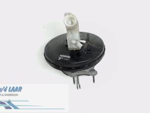 Begagnade Bromsservo Renault Clio III (BR/CR) 1.2 16V TCe 100 Pris € 90,00 Marginaltabell erbjuds av Autodemontage van de Laar