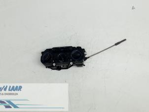 Begagnade Värmekontrollpanel Volkswagen Passat Variant (3C5) 1.9 TDI Pris € 100,00 Marginaltabell erbjuds av Autodemontage van de Laar