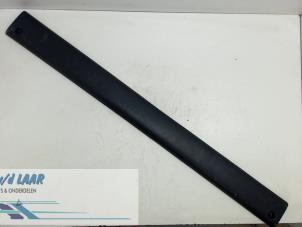 Begagnade Dekorstripe Renault Master II (JD) 2.5 dCi 16V 100 Pris € 30,00 Marginaltabell erbjuds av Autodemontage van de Laar