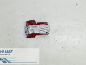 Begagnade Gångjärn, bakdörr, vänster Fiat Ducato Pris € 30,00 Marginaltabell erbjuds av Autodemontage van de Laar