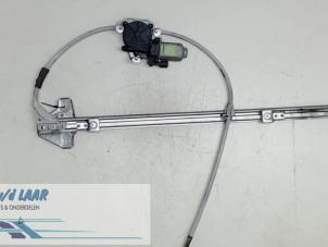 Gebruikte Raammechaniek 2Deurs links-voor Opel Movano (4A1; 4A2; 4B2; 4B3; 4C2; 4C3) 3.0 CDTI 16V Prijs € 40,00 Margeregeling aangeboden door Autodemontage van de Laar